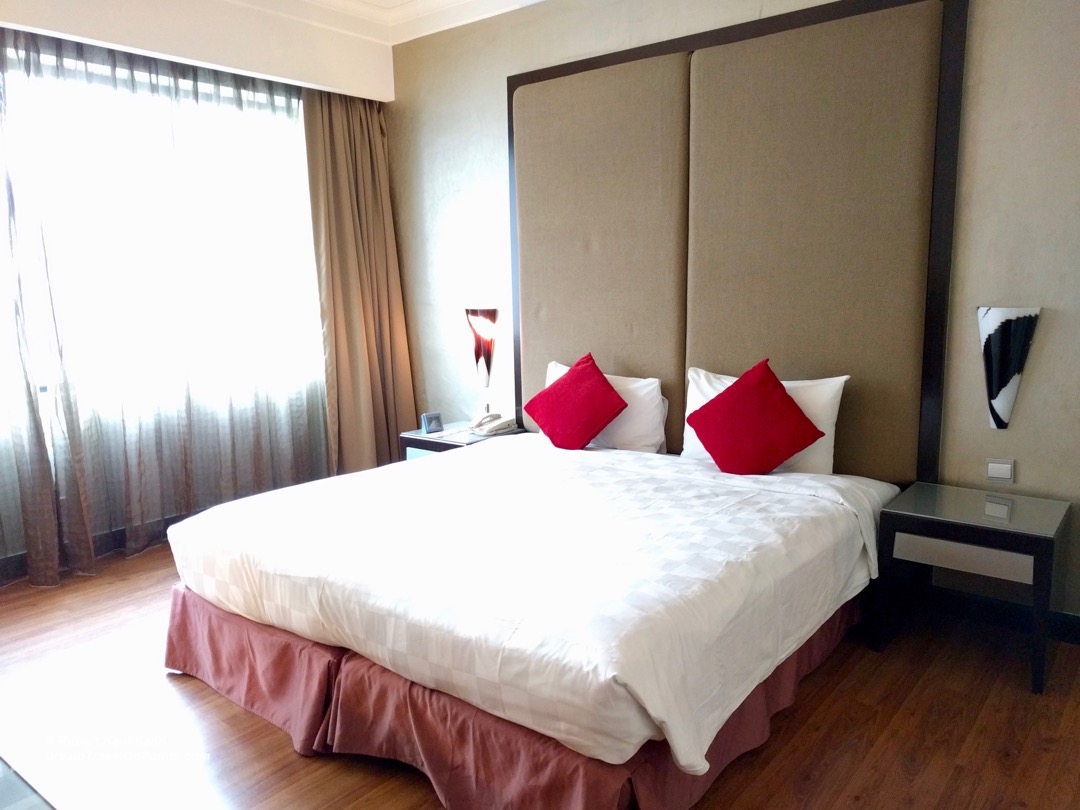 Novotel Kuala Lumpur City Center Suite Bedroom