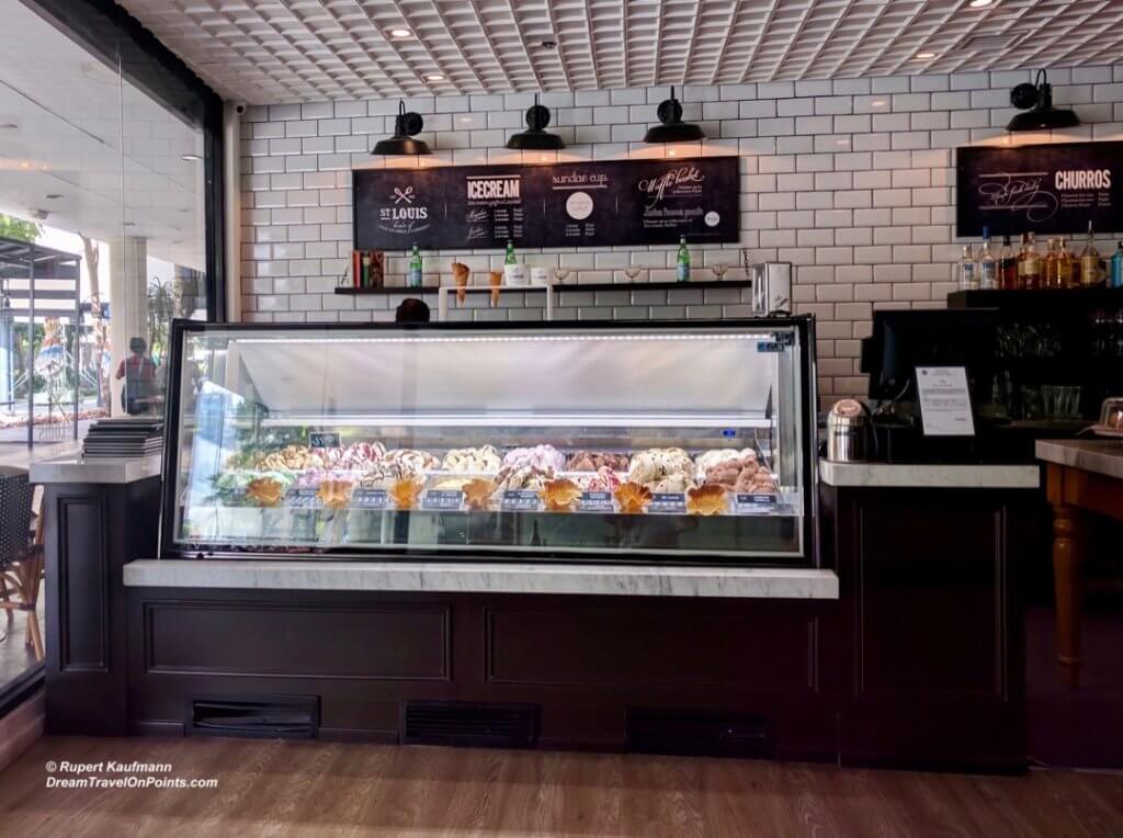 Stylish Parlor for ice cream, dessert, breakfast and snacks all day