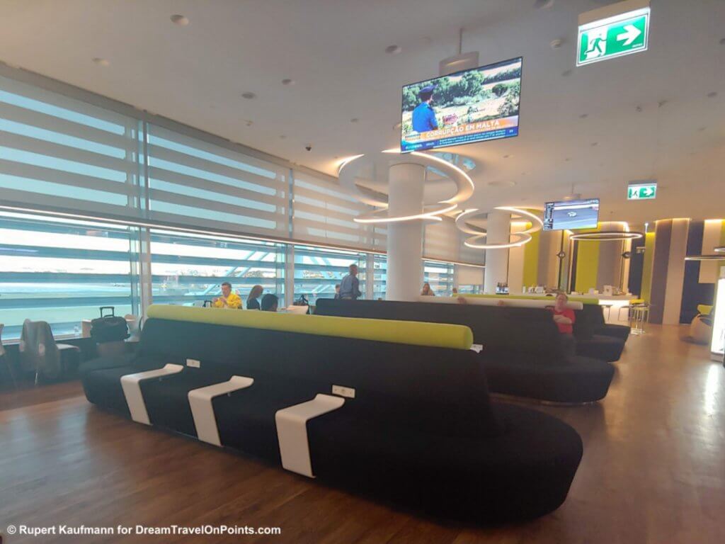 Review TAP Air Portugal Premium Lounge Lisbon Stylish place to spend
